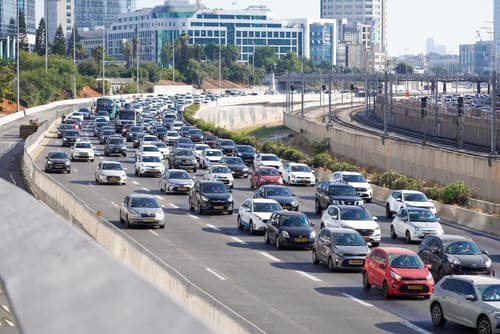 Los coches con motor de gasolina se podrán vender en 2035 en Europa si funcionan con combustible de cero emisiones