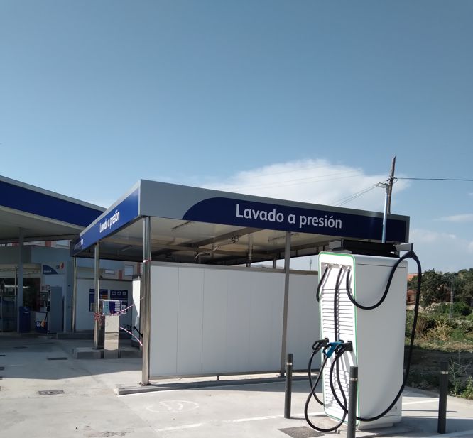 Punto carga rápida Q8 El Tiemblo